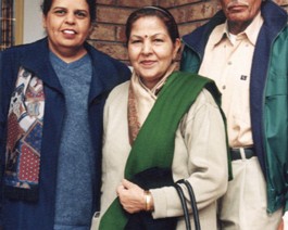 Aunty-Mom-Dad Need to find a pic from 1958 with the same cast!